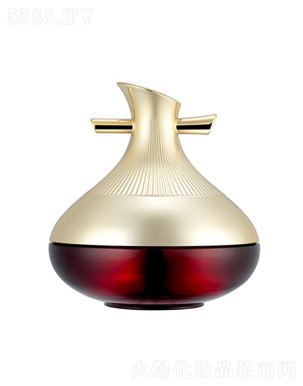 �����n�셢�������B(y��ng)��˪ ʹ�뵡���w�֏�(f��)ˮ��(r��n)�⻬����˪